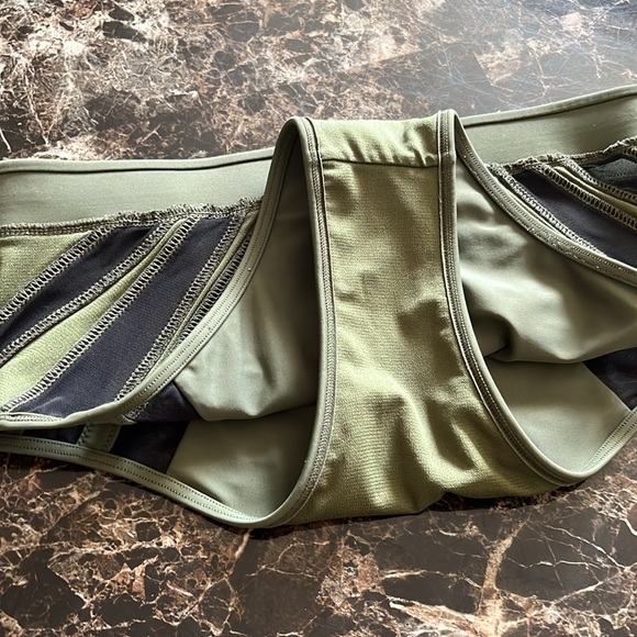 High Waisted Green Bikini Bottoms, Express size medium - Picture 15 of 15